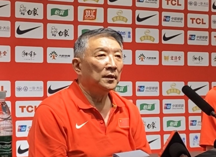 宮魯鳴：李夢(mèng)將因傷無(wú)緣亞洲杯12人大名單