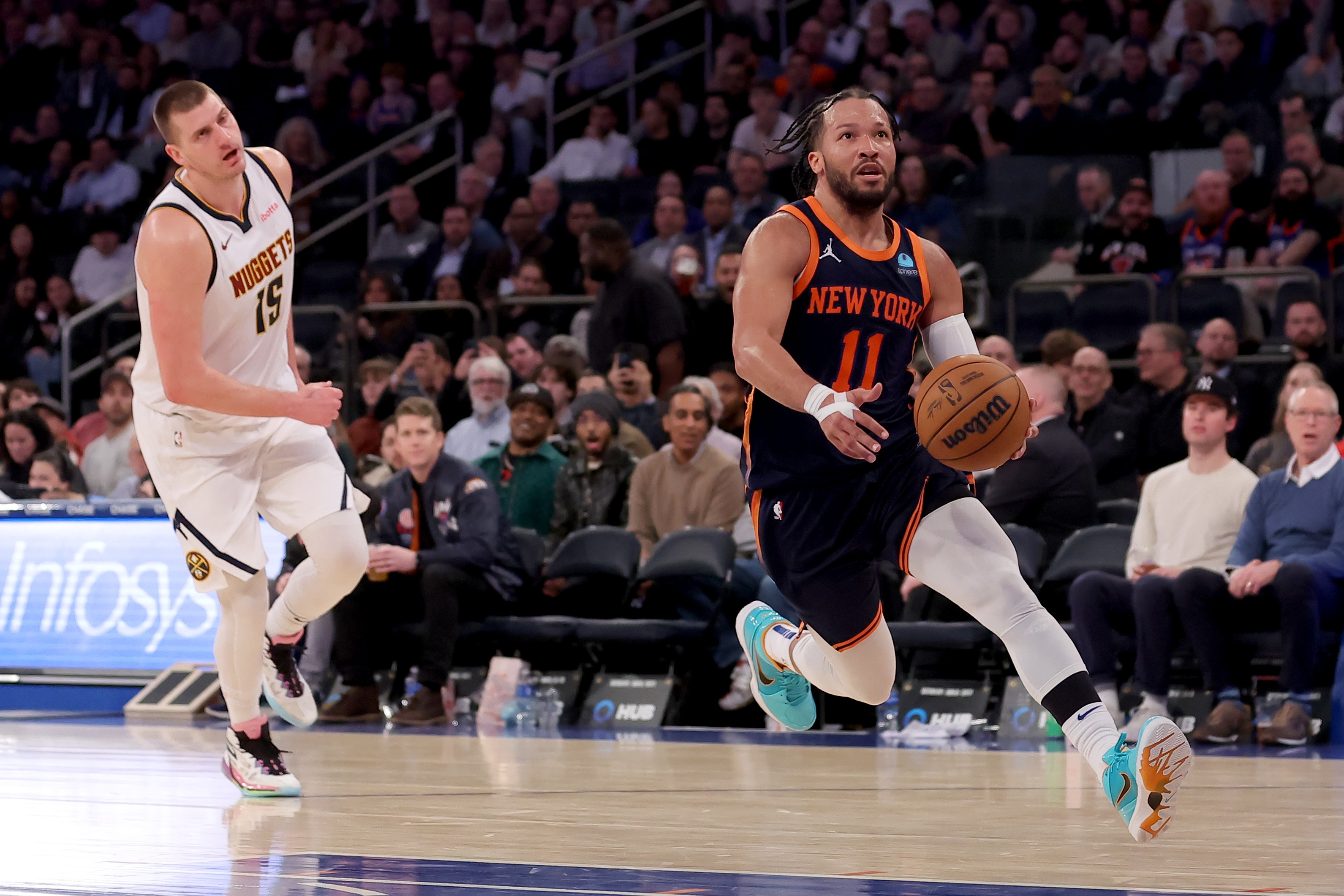 現(xiàn)在NBA中誰的腳步最好？豪斯：我會說約基奇和布倫森