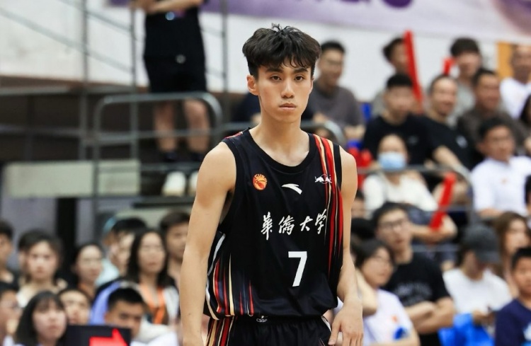沒手感！葉潤峰16投4中得10分3板2助1斷 三分球14投僅2中
