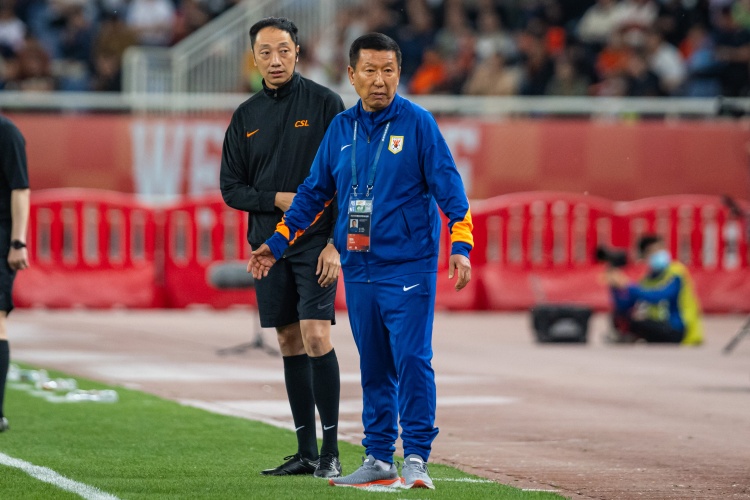 李璇：如果崔康熙不打算用年輕球員，干脆都外租鍛煉以免影響發(fā)展