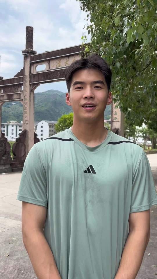21歲劉邵子洋致謝球迷，本賽季出戰(zhàn)14次奧乙&身價(jià)漲至20萬(wàn)歐