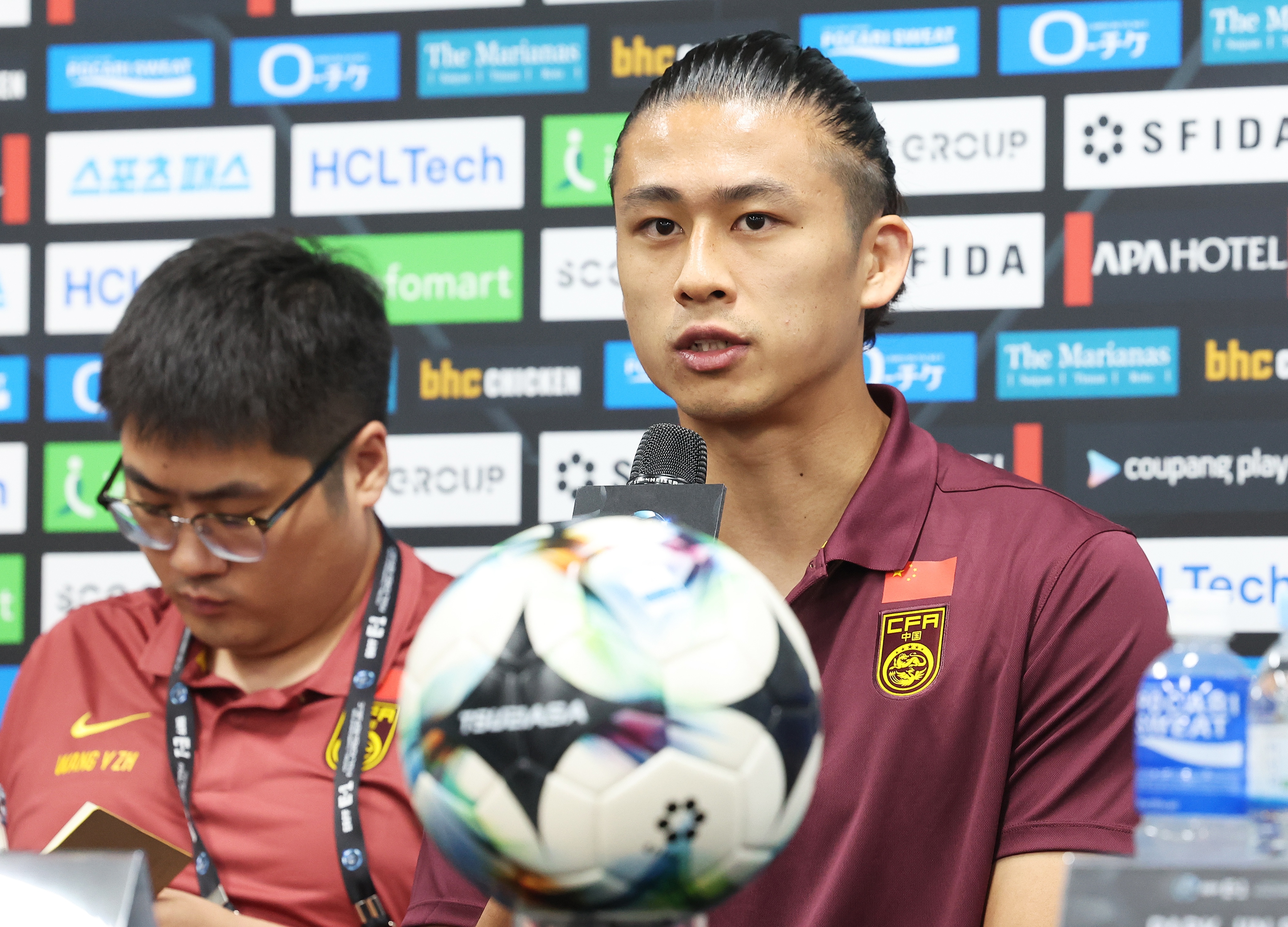 中生代挑大梁！28歲張玉寧擔(dān)任國足今天的場上隊長！