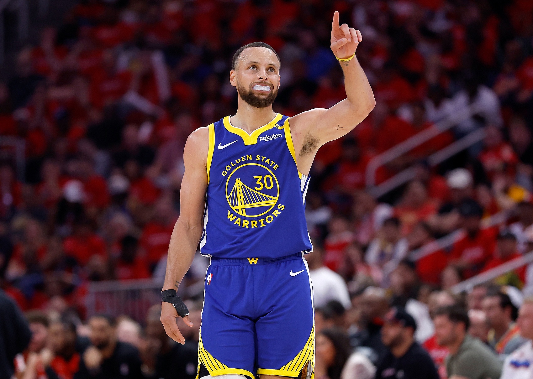 ??庫里：NBA規(guī)模翻了10倍但球員就拿死工資 我們該參與股權(quán)分配