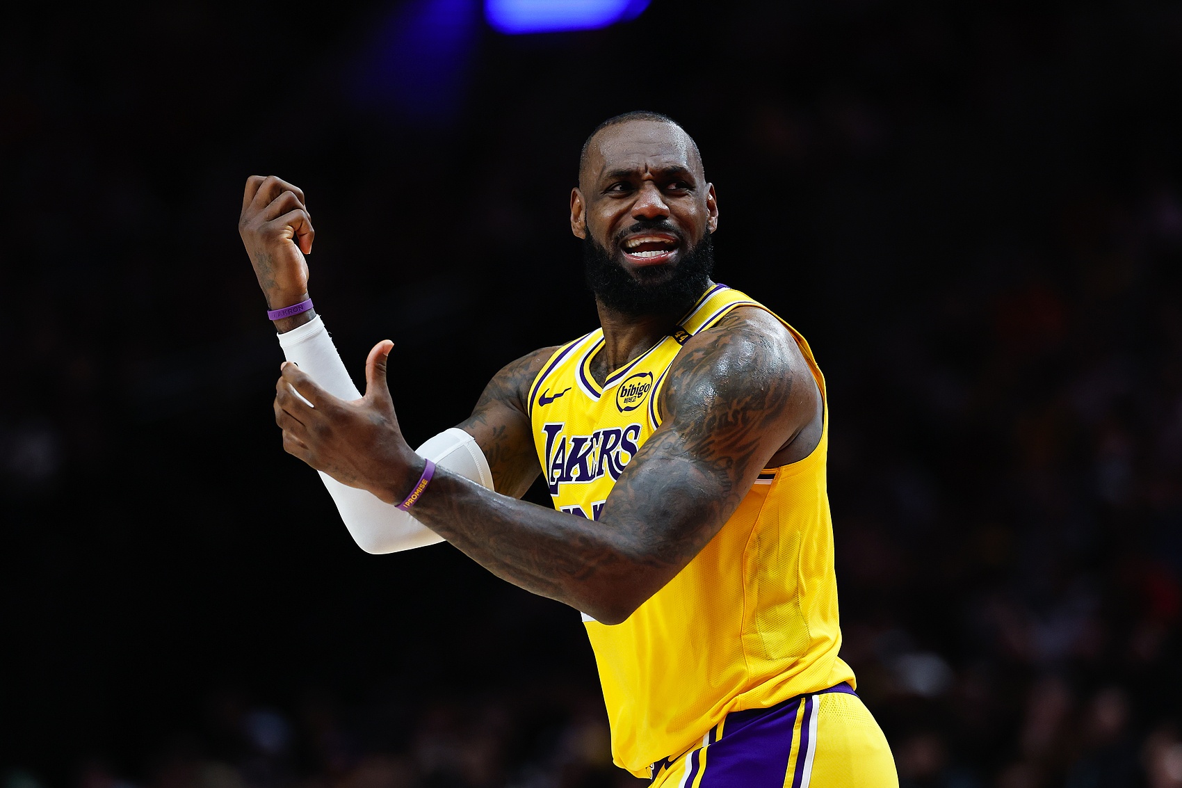 夸梅-布朗：詹姆斯向NBA宣戰(zhàn)了 這就是NBA把他捧成國(guó)王應(yīng)得的下場(chǎng)