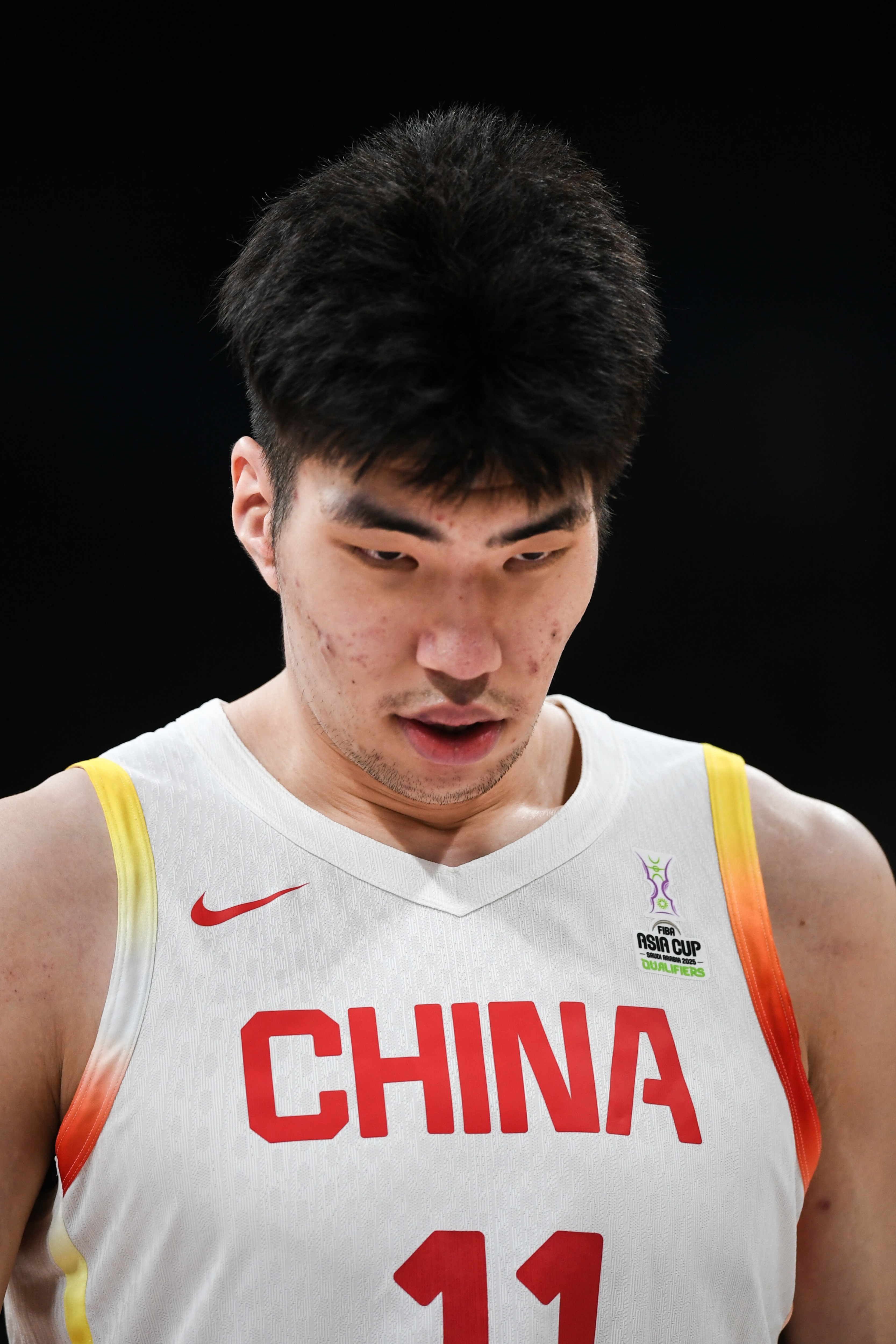 效果不好！余嘉豪半場僅得1分2板 防守移動受限被針對