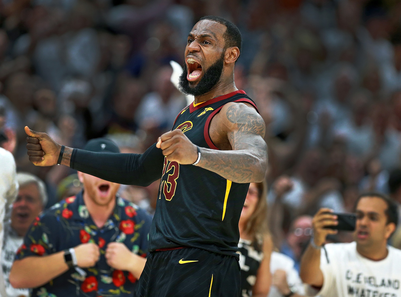 NBA高管：如果騎士下賽季沒(méi)奪冠 我預(yù)計(jì)他們會(huì)全力爭(zhēng)取詹姆斯回歸