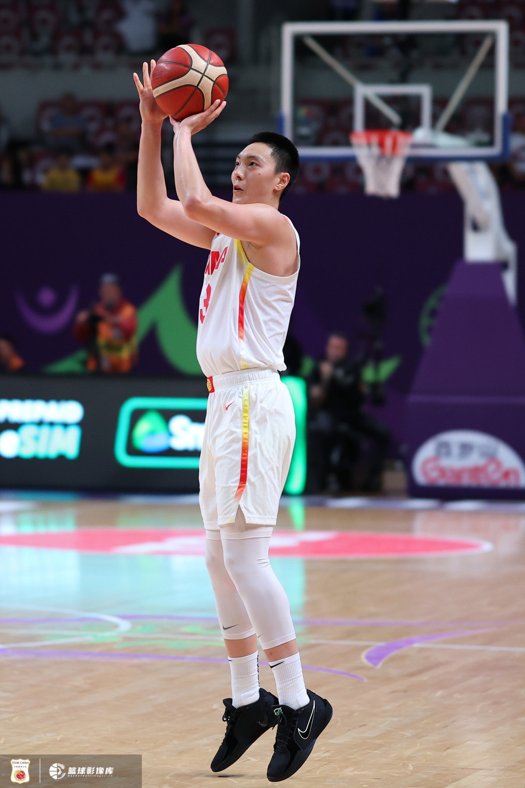 手感回暖！胡明軒首節(jié)4分鐘2投2中貢獻5分 三分1中1