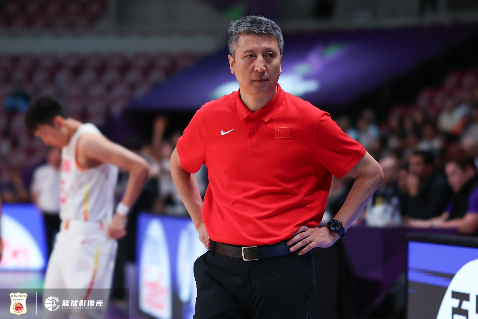 FIBA官方：中國挑戰(zhàn)澳洲“不敗神話” 誰能捧起亞洲杯冠軍獎(jiǎng)杯？