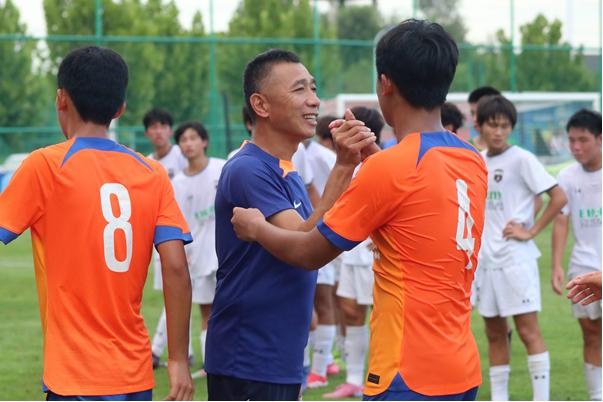 足球報(bào)：泰山U15隊(duì)實(shí)現(xiàn)中青賽四連冠，這顯示出泰山底蘊(yùn)