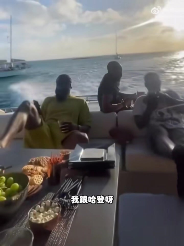 雷霆三少你更愿意和誰交朋友？楊侃團隊：哈登啊 他能帶我大撒幣